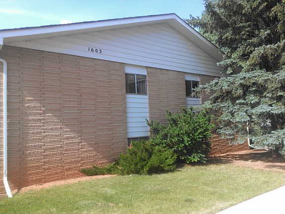 2nd image of 1603 Baker St #5