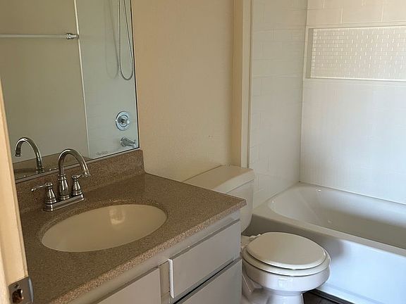 4th image of 700 S Lake St APT 206