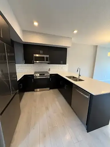 3 bed, 2.5 bath, $2,300 — Photo 4