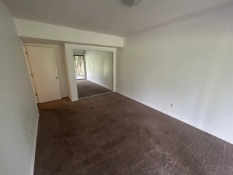 3707 Northshore Blvd NE #D — Photo 25