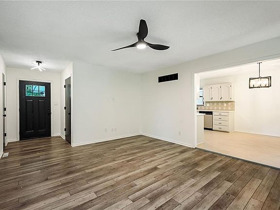 2nd image of 821 Heather Dr