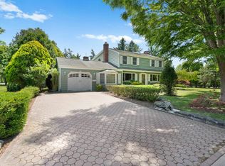 10 Center St, Southampton, NY 11968