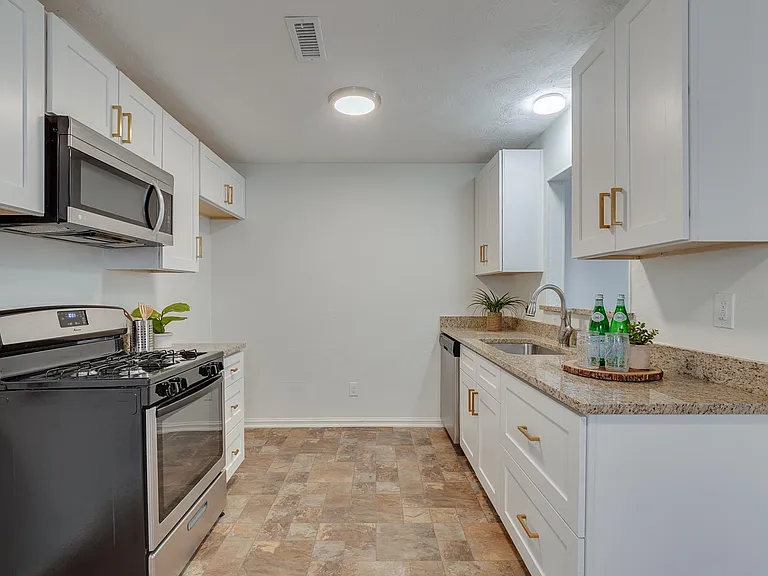 1733 Melba Ct — Photo 7