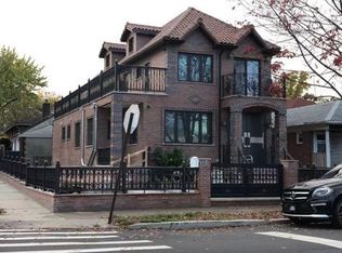 53-54 208th St, Oakland Gardens, NY 11364