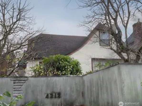 4212 43rd Avenue NE, Seattle, WA 98105