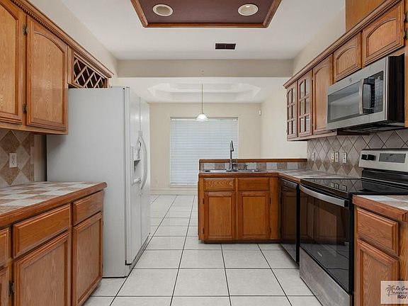 5th image of 2822 Christian Cir
