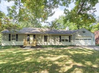 5826 Mission Rd, Fairway, KS 66205