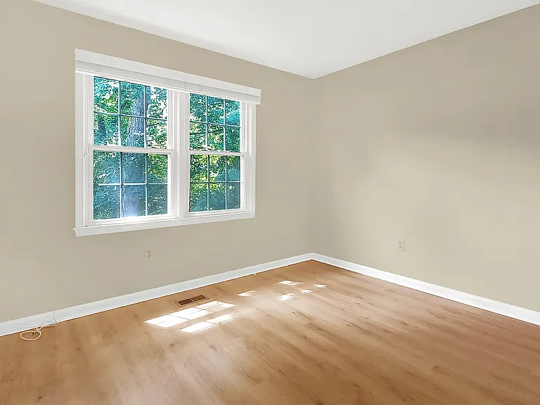 6338 Montrose Rd — Photo 17