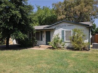 511 Estill St, Grapevine, TX 76051