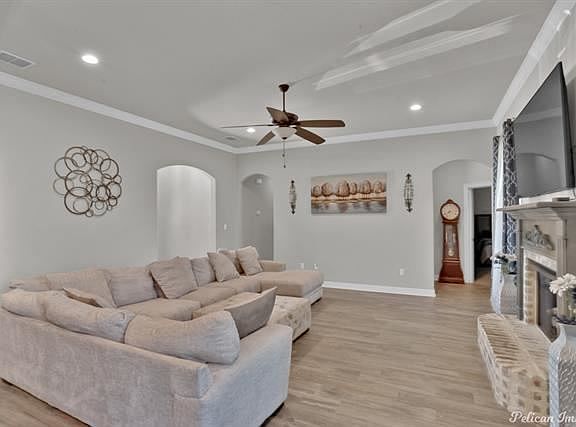 5th image of 752 Fir Wood Ln