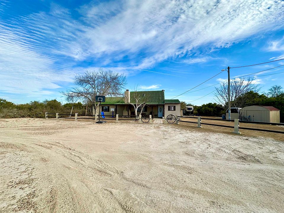 1st image of 1017 Lakeshore Dr