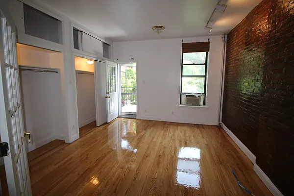 Rented by Brooklyn Real Inc | media 11