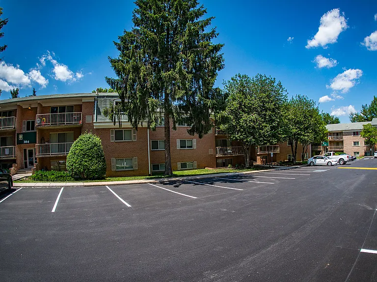 Spring Ridge Apartments Parking Lot 2