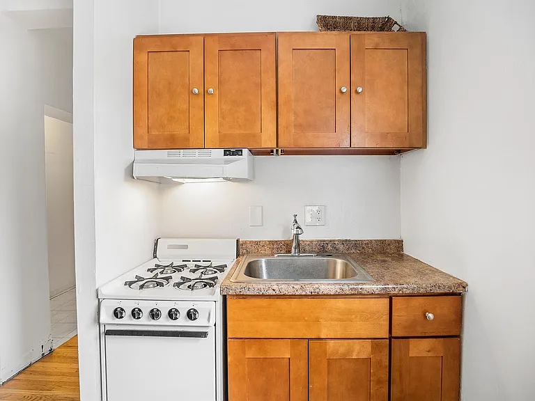 Beacon Hill Apartments — Photo 8