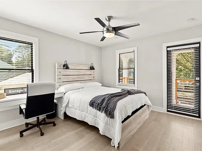 2145 Park Ter — Photo 34