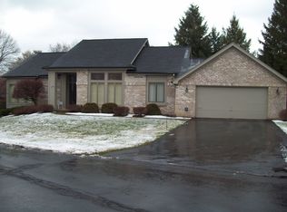 7 Linden Cv, Pittsford, NY 14534