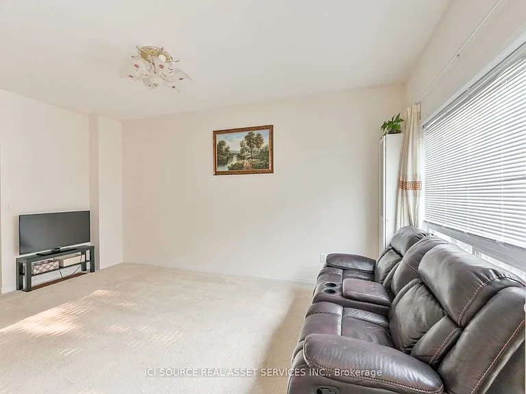 64 Wyper Sq #2 — Photo 6