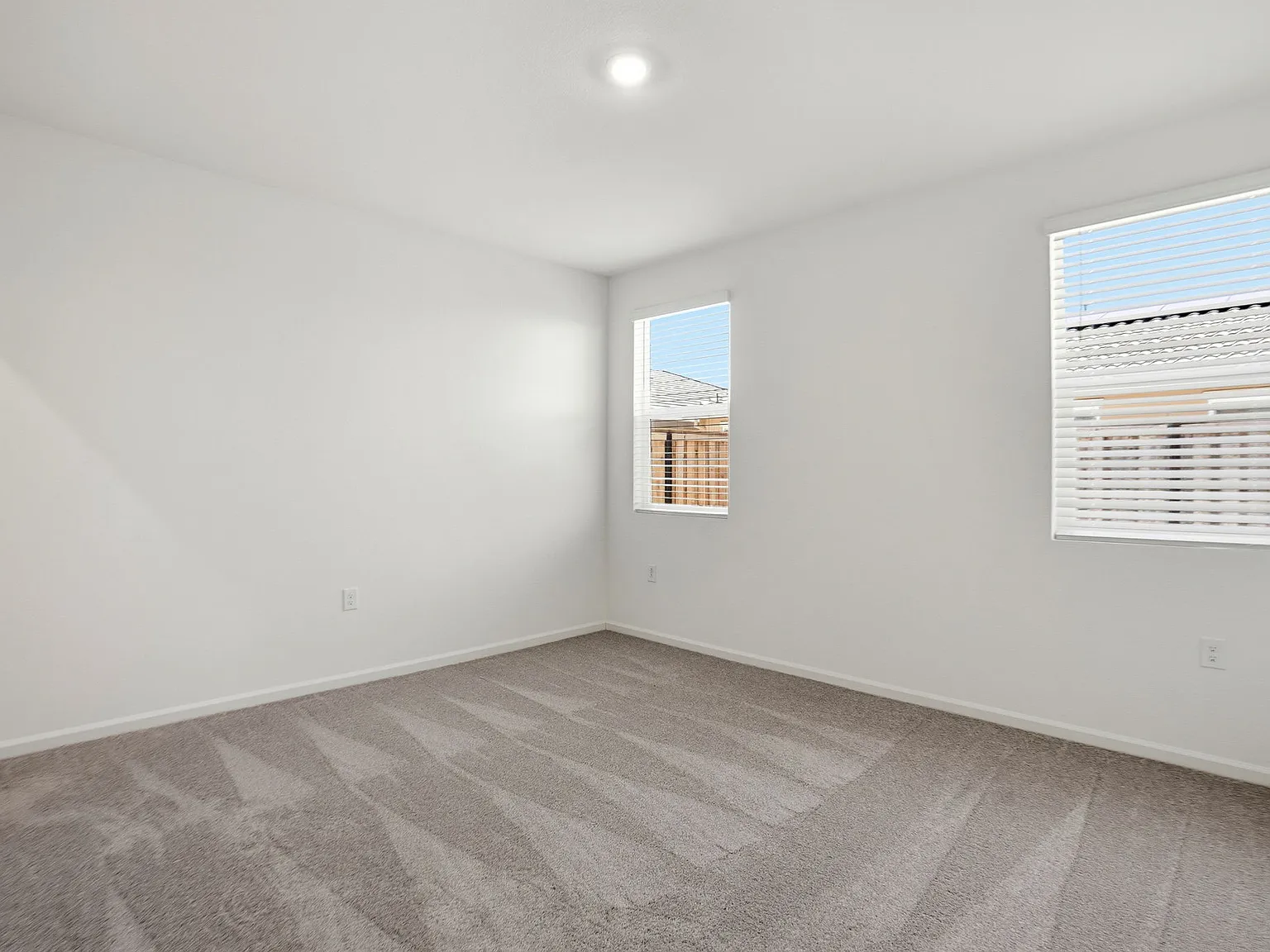 4 bed, 1603 sqft, $2,950 — Photo 3