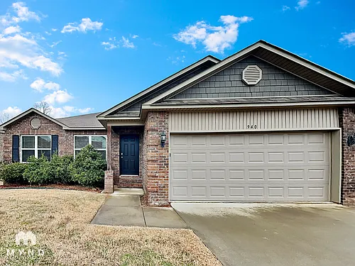 940 Pinehurst Loop Photo 1