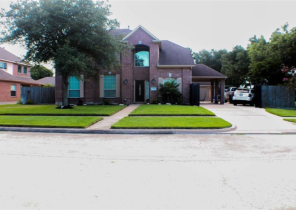 1st image of 112 Rustic Oaks Dr