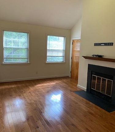 2nd image of 2411 Arlington Blvd APT 202