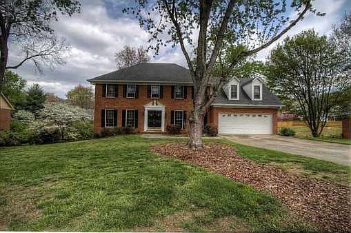 1st image of 390 Saddle Creek Cir