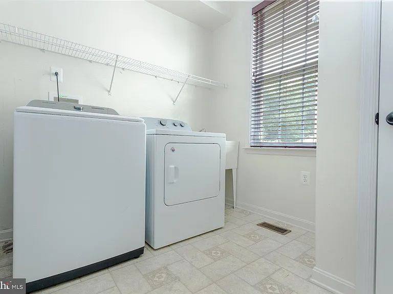 105 Ticonderoga Dr — Photo 13