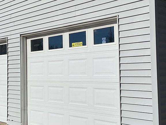 Shared garage, one bay for this unit plus plenty of outside parking