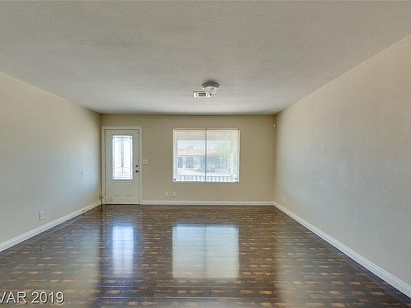 5th image of 246 Meyers Ave