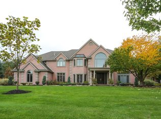 5102 Donnington Rd, Clarence, NY 14031