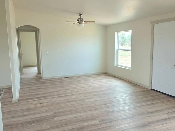3rd image of 23525 N Ropers Ln