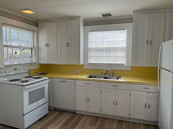 2nd image of 668 N 6th St