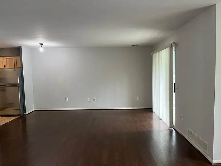 1127 S Lake Dr #208 — Photo 6