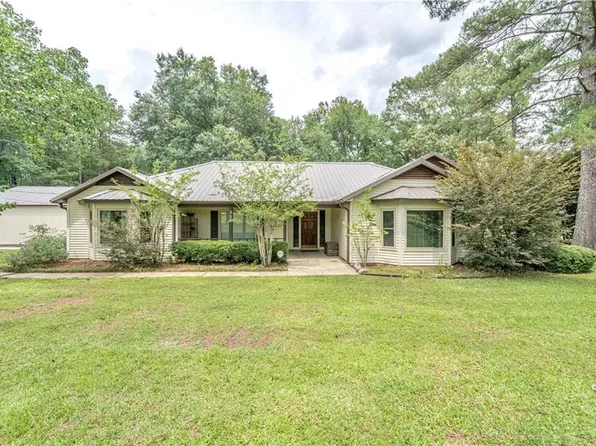 355 Longstreet Dr, Pineville, LA 71360