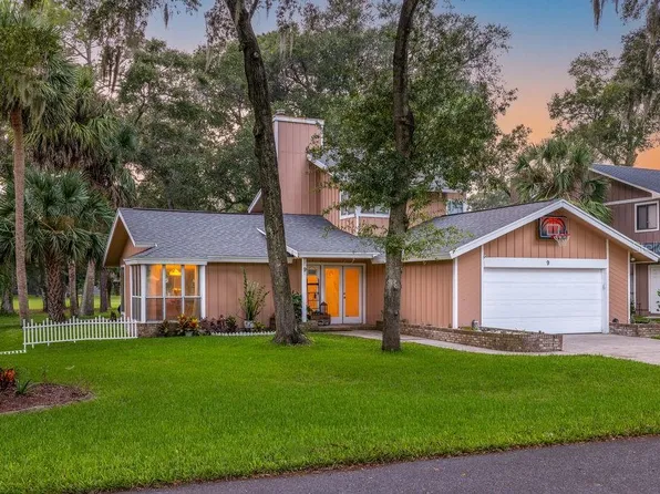 9 Lazy Eight Dr, Port Orange, FL 32128