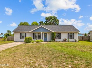 304 Dayrell Dr, Hubert, NC 28539