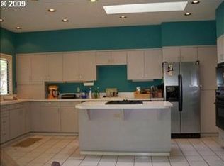 6217 SW Sweetbriar Ct, Portland, OR 97221