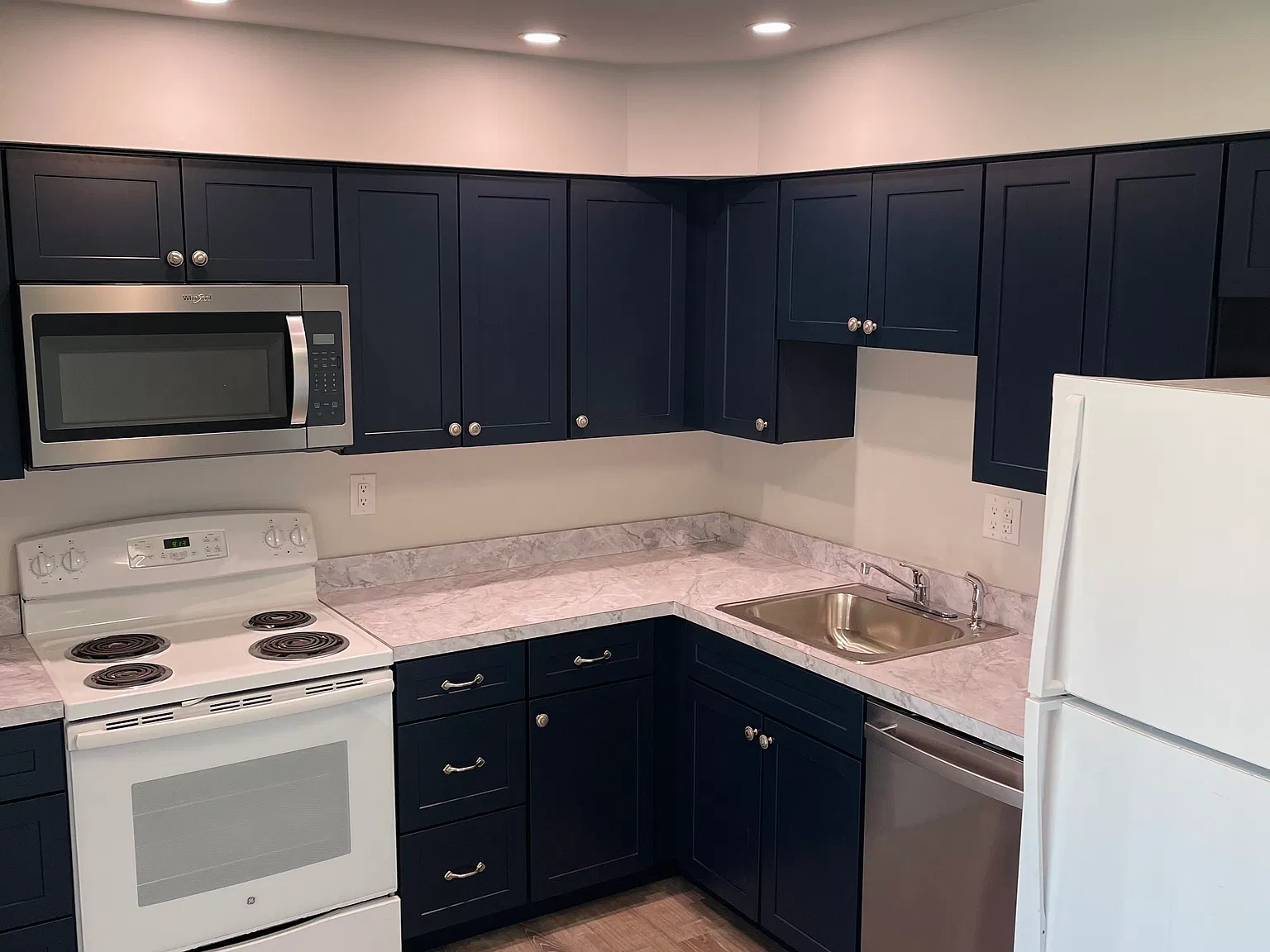 2 bed, $2,100 — Photo 2