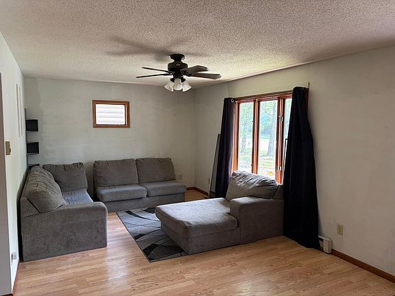 4th image of 1313 10th St SE