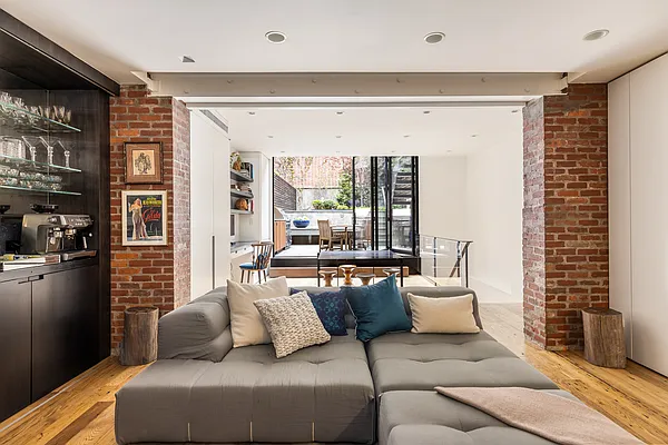 Sold by Compass | media 14