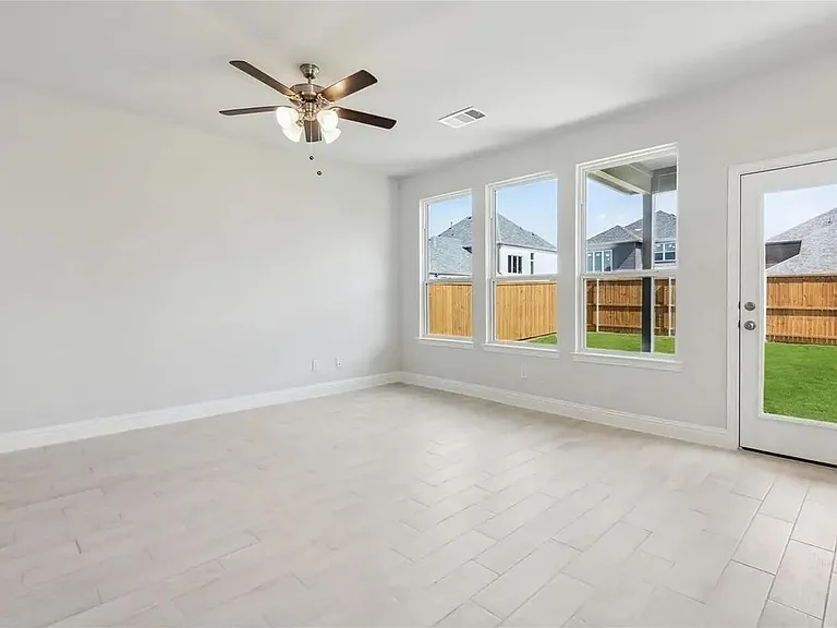 905 Sicily Blvd — Photo 10