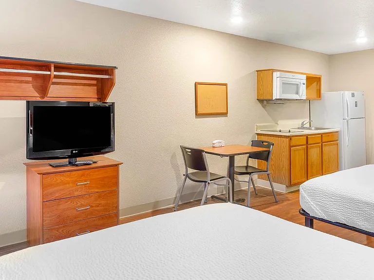 Studio Suite - 2 Full Beds