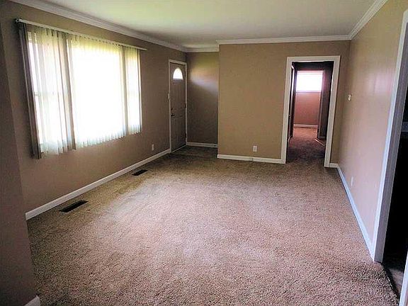 4th image of 110 W William Dr