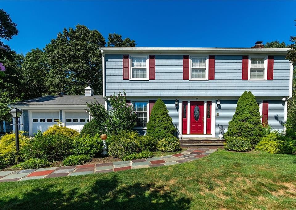 1st image of 28 Carriage Dr