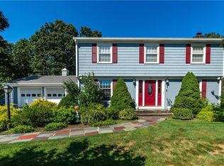 28 Carriage Dr, Lincoln, RI 02865