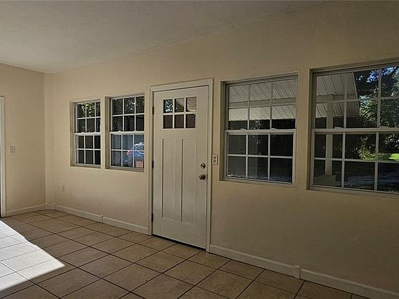 3rd image of 709 S HIGHLAND STREET
