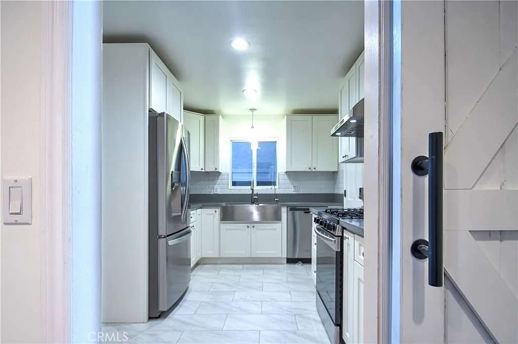 4 bed, 1267 sqft, $4,300 — Photo 4