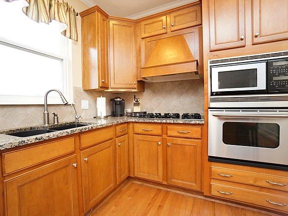 5th image of 4545 Stonehaven Dr