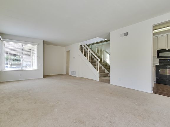 4th image of 2120 Woodglen Pl