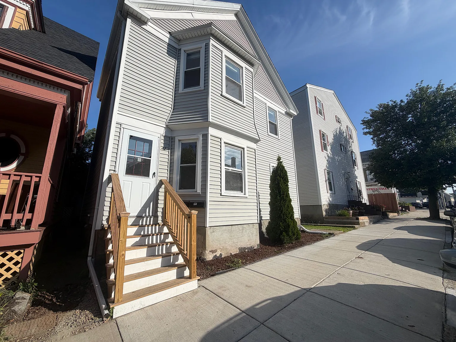 2 bed, 1.0 bath, 1000 sqft, $3,050 — Photo 1